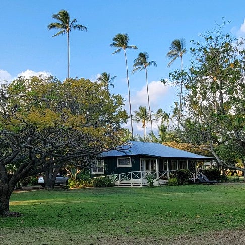 Photo taken at Waimea Plantation Cottages by Jared L. on 5/17/2022