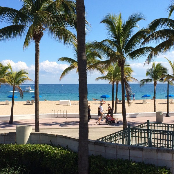Снимок сделан в Courtyard Fort Lauderdale Beach пользователем pacita G. 12/14/2014