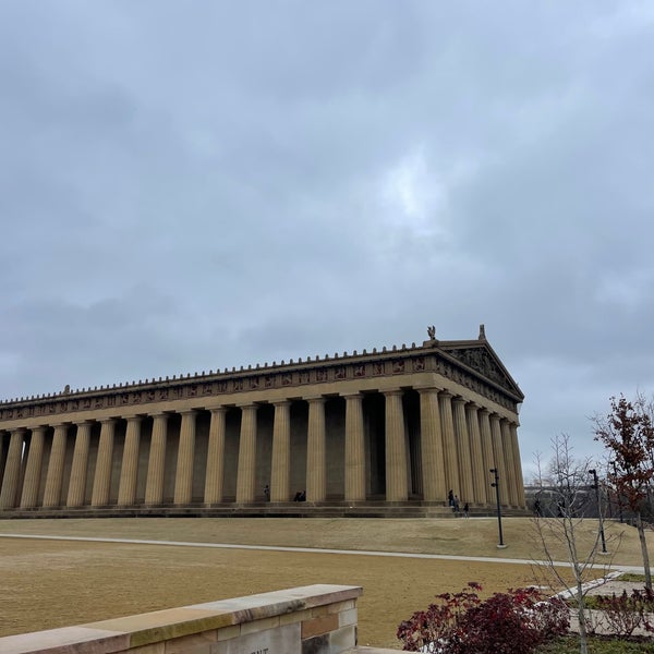 Foto tirada no(a) The Parthenon por Kathy M. em 12/11/2022