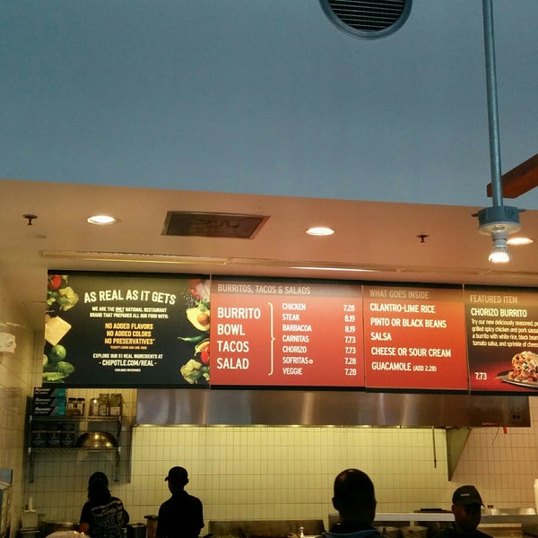Chipotle Mexican Grill Columbia Heights'de Meksika Restoranı