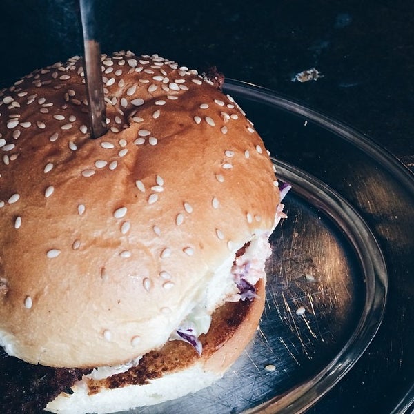 8/1/2014にMichelle N.がBrother Burger and the Marvellous Brewで撮った写真