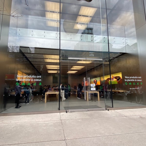 Photo taken at Apple Sainte-Catherine by Amin on 5/6/2023