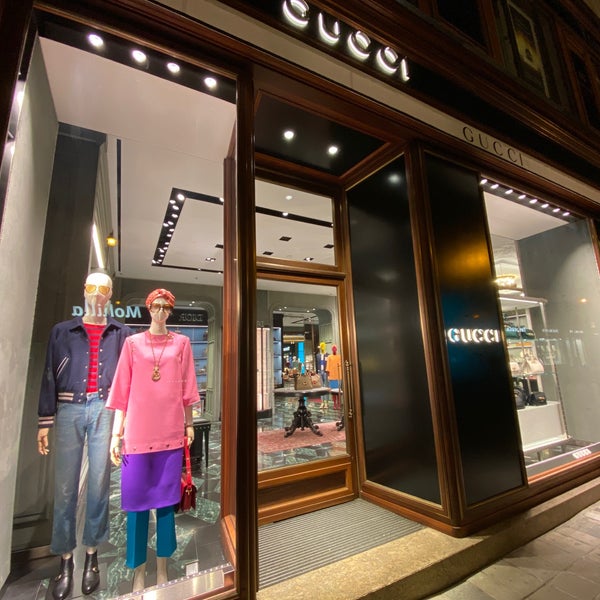 indsprøjte tavle Parcel Gucci - Boutique in Kärntner Viertel