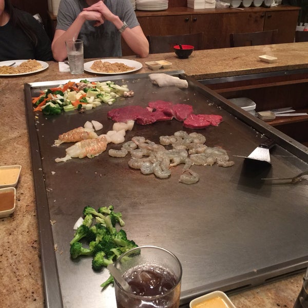 Foto tirada no(a) Sumo Japanese Restaurant por Anthony Wayne D. em 3/29/2017