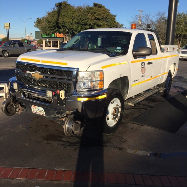 Red Carpet Car Wash 5829 Camp Bowie Blvd