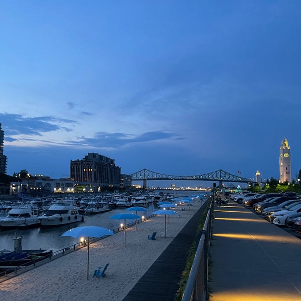 Quai de l'Horloge / Clock Tower Quay VieuxMontréal Rue Quai de l'Horloge