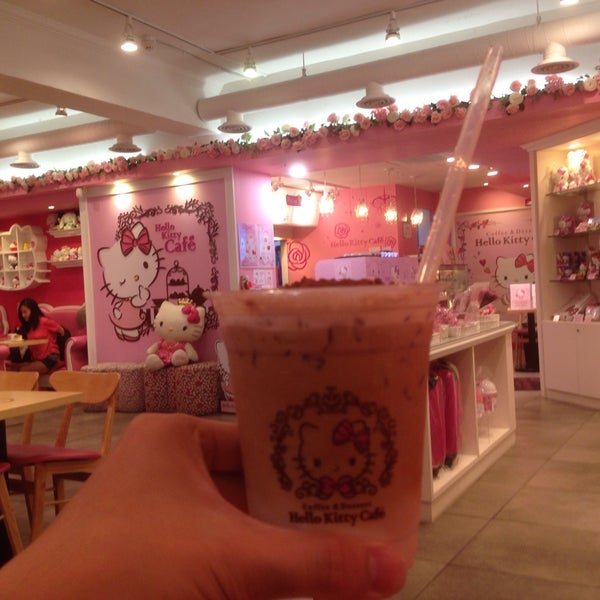 Hello kitty cafe сеул. Kitty cafe hunt. Kitty cafe hunt. Хэллоу китти кафе москва. Kitty cafe hunt.
