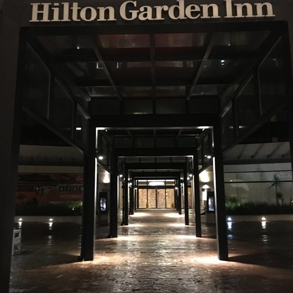 Foto tomada en Hilton Garden Inn  por Sole R. el 5/26/2017