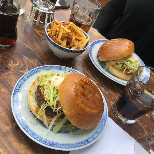 Photo prise au KUNG FU BURGER par Fatma H. le8/15/2018