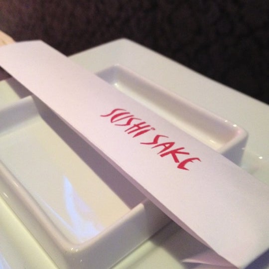 10/1/2012 tarihinde Alice V.ziyaretçi tarafından Sushi Sake Doral'de çekilen fotoğraf