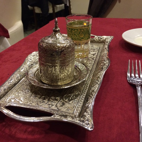 Foto diambil di Anatolia Restaurant İzmir Cafe Restaurant oleh ᴀɴᴅʀᴇʏ ᴘ. pada 3/14/2015