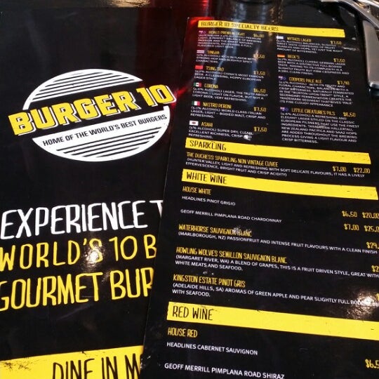 Foto diambil di Burger 10 oleh Skeeve S. pada 5/10/2014