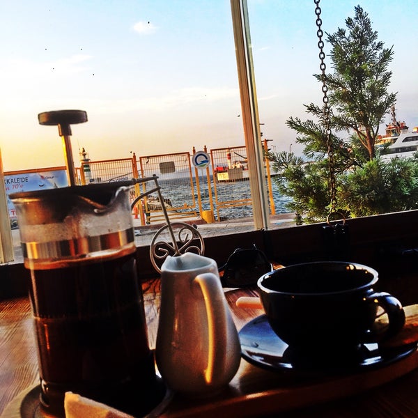 รูปภาพถ่ายที่ Veranda Coffee &amp; Breakfast โดย Kurti k. เมื่อ 11/15/2017
