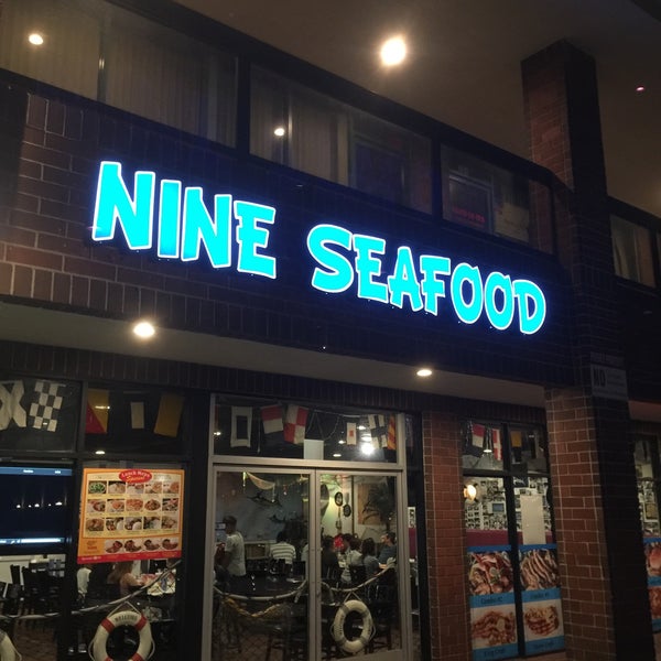 Снимок сделан в Nine Seafood Restaurant пользователем Rich M. 7/20/2017