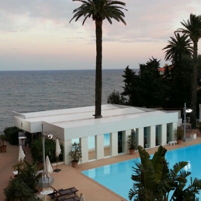 Foto scattata a Hotel Royal-Riviera da Driss A. il 2/15/2013