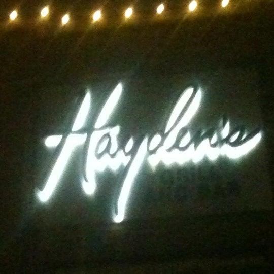 Foto scattata a Hayden&#39;s Grill &amp; Bar da Maria R. il 11/9/2012