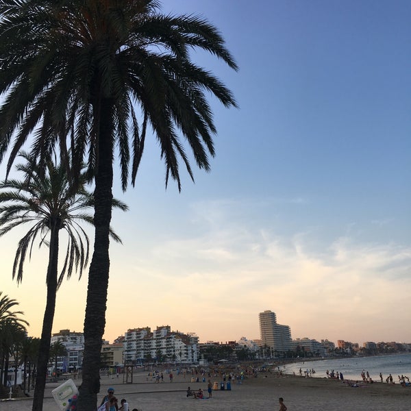 Photo taken at Playa Norte de Peñíscola by Jordi T. on 9/2/2016