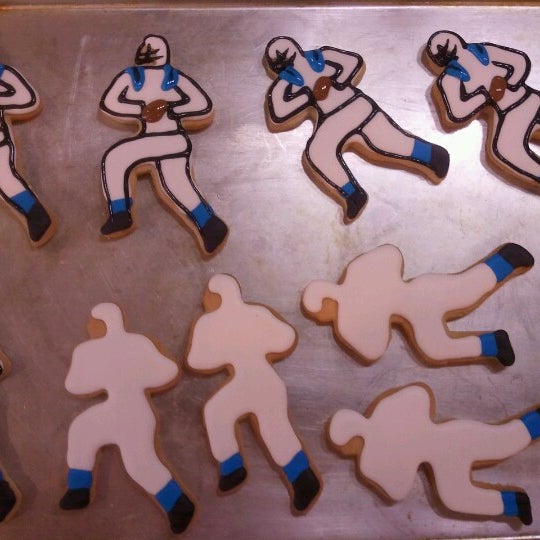 Foto tomada en Kai&#39;s Kookies &amp; More Bakery  por Tracy W. el 12/2/2012