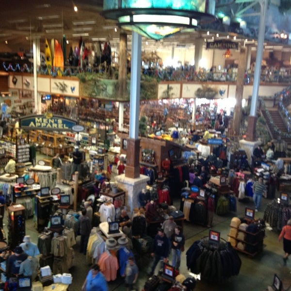 Bass Pro Shops Outdoor World Sporting Goods Shop in Fort Myers