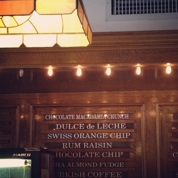 5/26/2013にToniaがSwensen&#39;s Grill &amp; Ice Creamで撮った写真