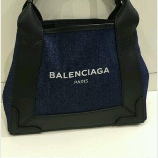 Balenciaga at T-Galleria Okinawa by DFS 