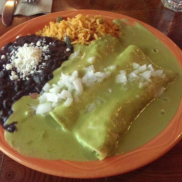 Photo taken at Molcajete Taqueria by Jackie on 8/2/2015