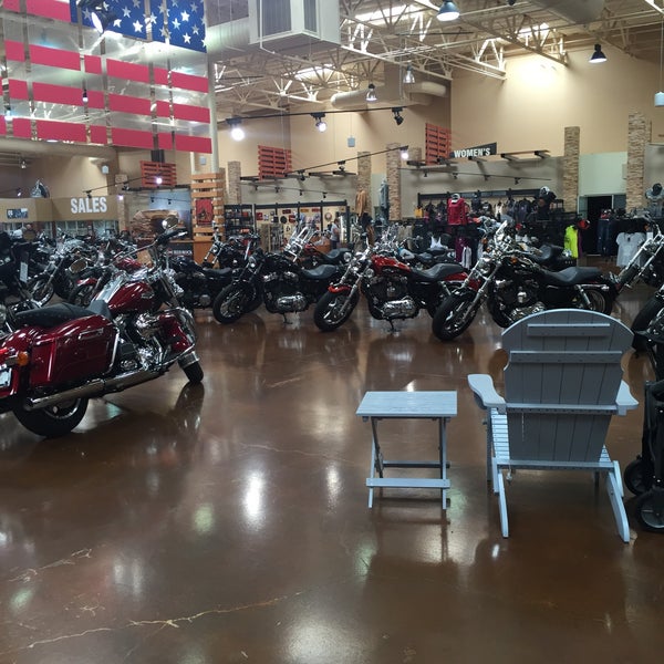 Foto scattata a Red Rock Harley-Davidson da Jessie D. il 8/30/2016