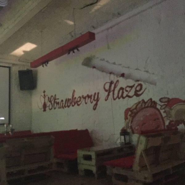 10/12/2015에 lobanden님이 Strawberry Haze (18+)에서 찍은 사진