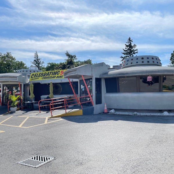 The Flying Saucer 6768 Lundy's Ln