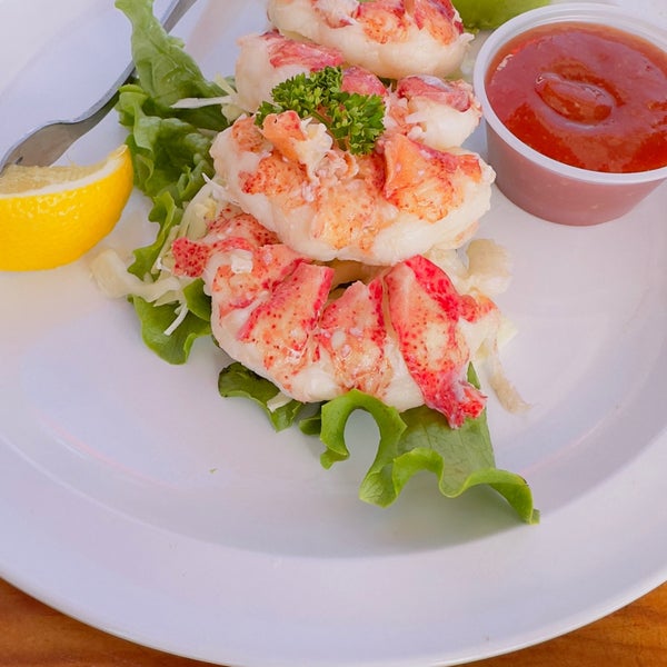Снимок сделан в New England Lobster Market &amp; Eatery пользователем Sai K. 2/17/2023