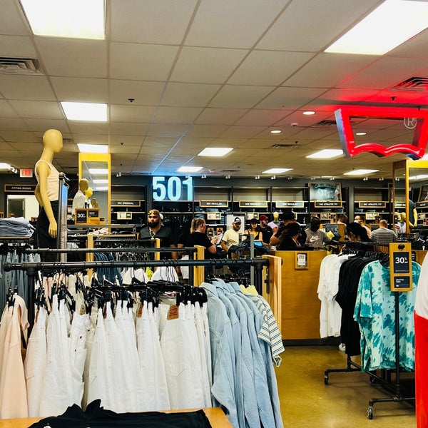 Levi's Outlet Store - 4 tips from 570 visitors
