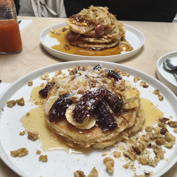 If you love pancakes this is the place to go. From man vs food type dishes to a healthy alternative, it has something for everyone... and it's a beautiful place!