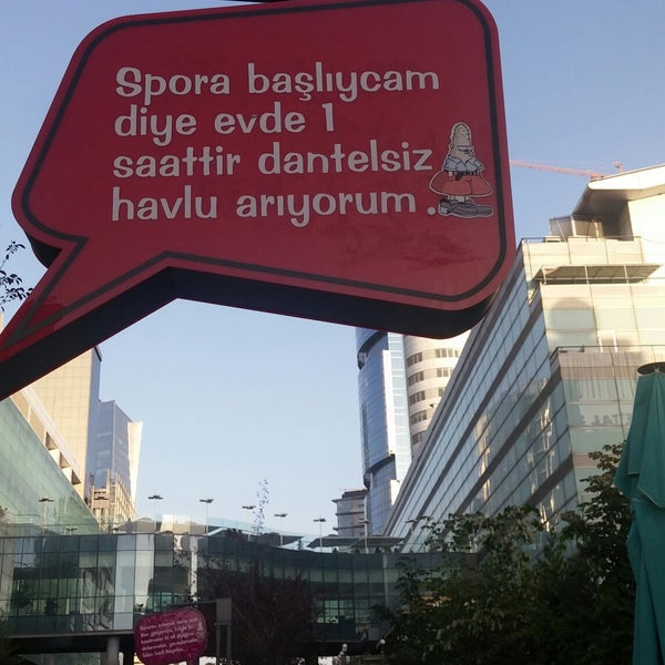 7/26/2017 tarihinde Ceren T.ziyaretçi tarafından Via Flat Yaşam Sokağı'de çekilen fotoğraf