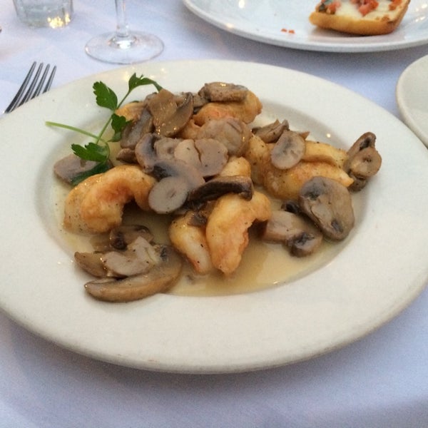 Das Foto wurde bei Jack &amp; Giulio&#39;s Italian Restaurant von Jesus M. am 7/16/2014 aufgenommen