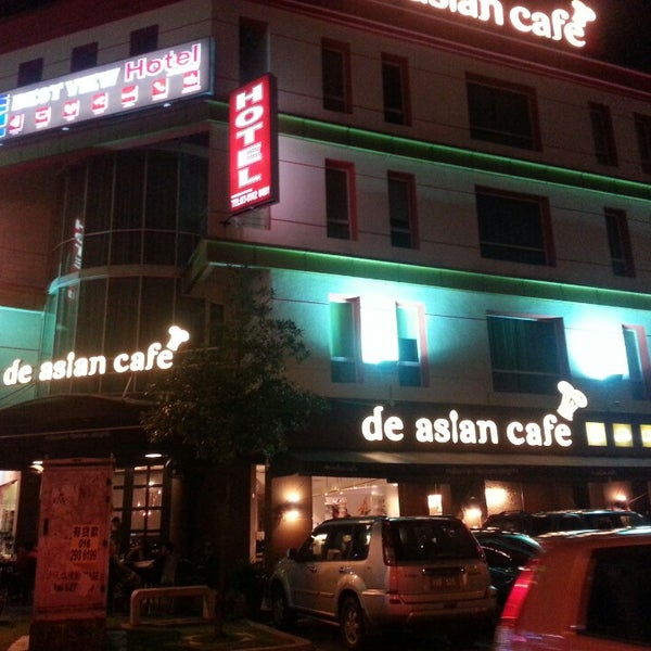 รูปภาพถ่ายที่ De Asian Cafe โดย Cheryl D. เมื่อ 3/1/2013
