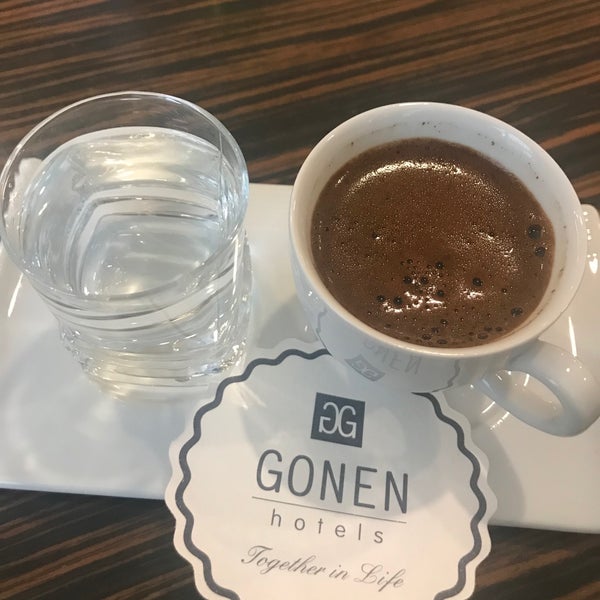 Foto diambil di İstanbul Gönen Hotel oleh mahmut 🦂 pada 10/17/2021