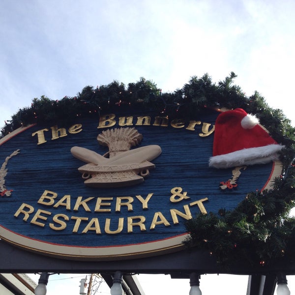 Foto tomada en The Bunnery Bakery &amp; Restaurant  por Rose C. el 12/12/2014