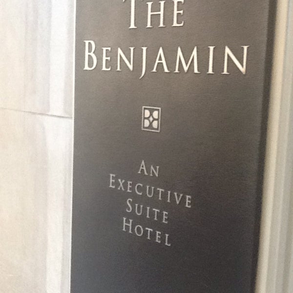 10/10/2015 tarihinde Fernando O.ziyaretçi tarafından The Benjamin Royal Sonesta New York'de çekilen fotoğraf