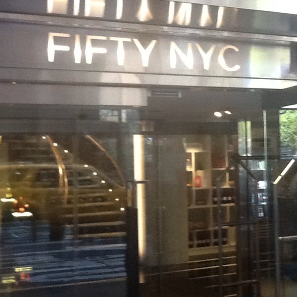Foto tirada no(a) The Fifty Sonesta Select New York por Fernando O. em 10/10/2015
