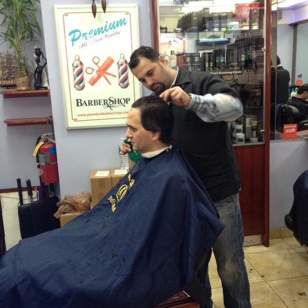 Foto scattata a Premium Barber Shop da Uri I. il 2/2/2014