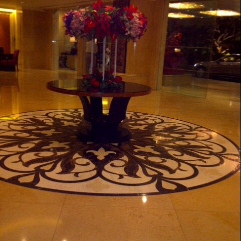 Photo taken at Shangri-La Hotel, Bangkok by sofarrr P. on 10/26/2012