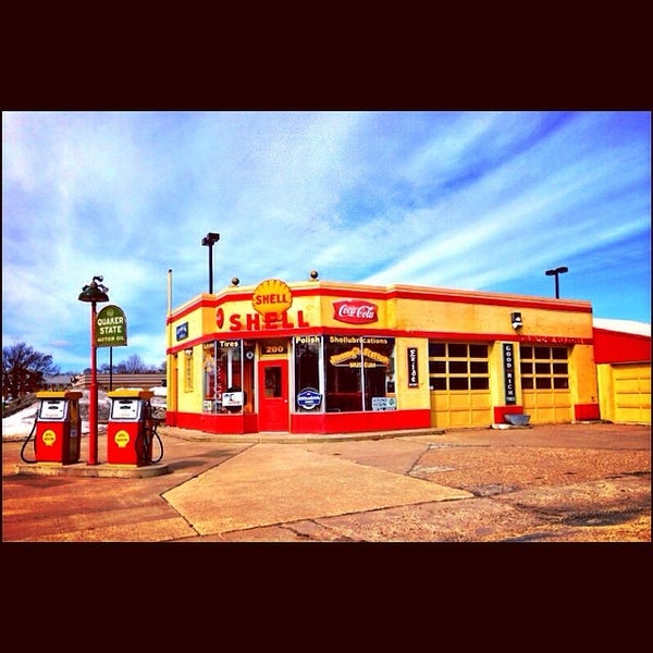 Shell Fuel Station in Waverly