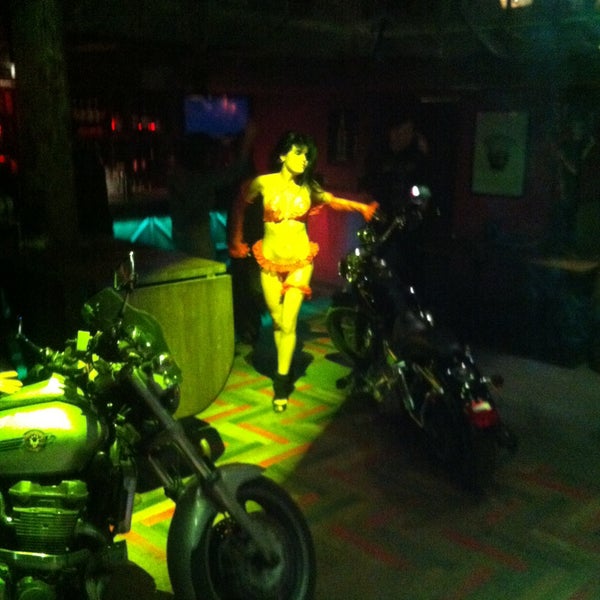 5/1/2013にAlex Z.がROCKSTAR Bar &amp; Cafeで撮った写真