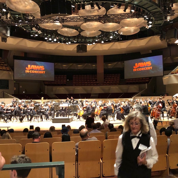 Foto tirada no(a) Boettcher Concert Hall por Amy G. em 7/12/2018