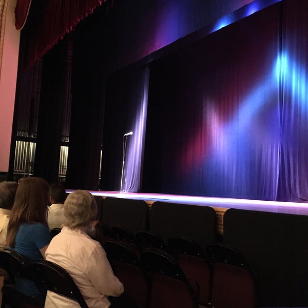 Foto diambil di Morris Performing Arts Center oleh Ken R. pada 6/11/2015