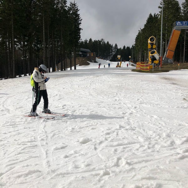 3/4/2019 tarihinde Wouter D.ziyaretçi tarafından Skiliftkarussell Winterberg'de çekilen fotoğraf