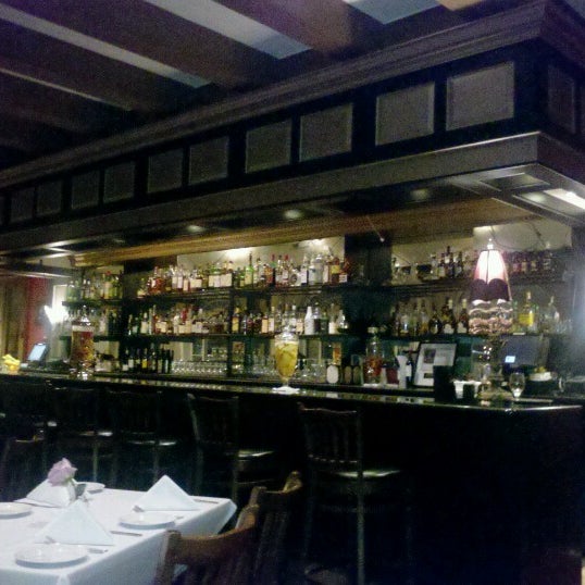 Das Foto wurde bei Galvez Restaurant von John am 10/2/2012 aufgenommen