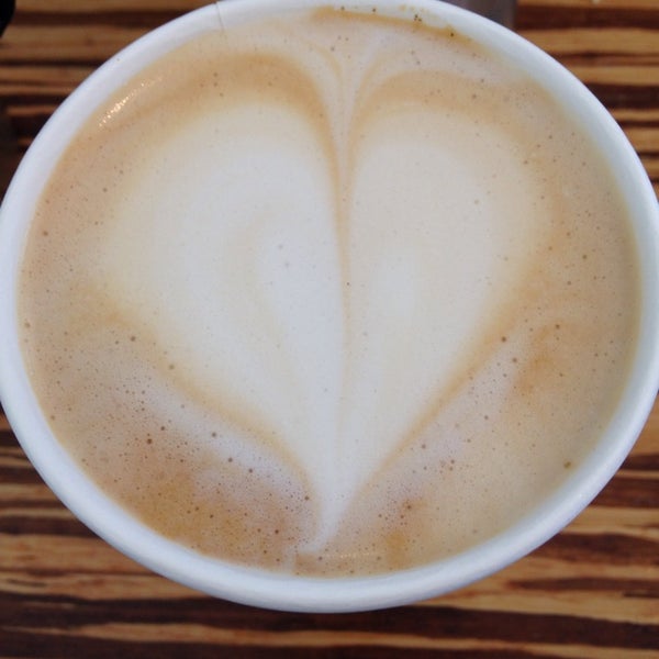 Foto diambil di M Street Coffee oleh Victoria V. pada 9/14/2014