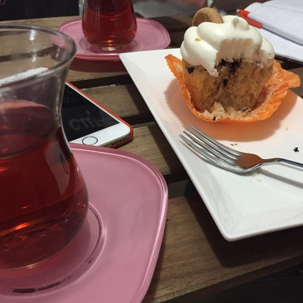 Das Foto wurde bei Cupy Cupcake von Kıvılcım A. am 4/2/2016 aufgenommen