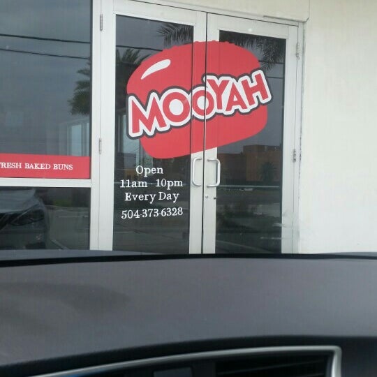 Photo taken at MOOYAH Burgers, Fries &amp; Shakes by Stephanie H. on 3/29/2016